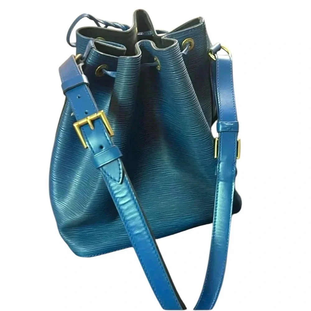Vintage Louis Vuitton Epi blue leather bag with COA included